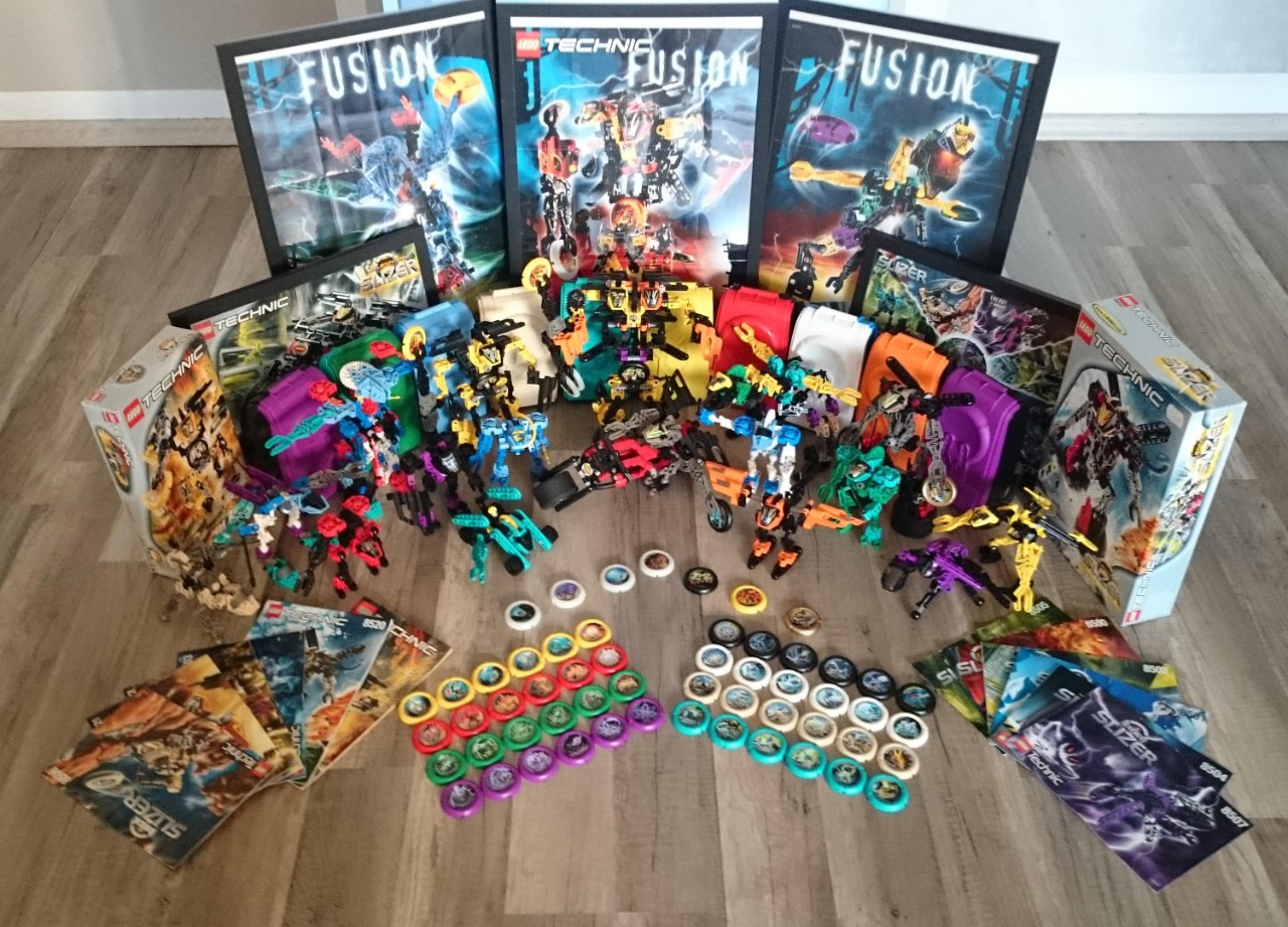 Полная коллекция LEGO Slizer с фигурами, дисками, коробками и плакатами